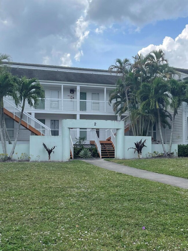 289 Cypress Point Dr unit 2890, Palm Beach Gardens, FL 33418 - photo 3