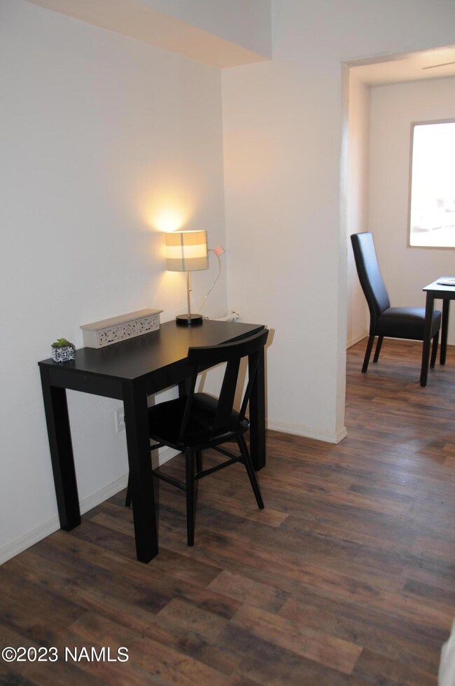 916 W Gilmore St, Winslow, AZ 86047 - photo 4