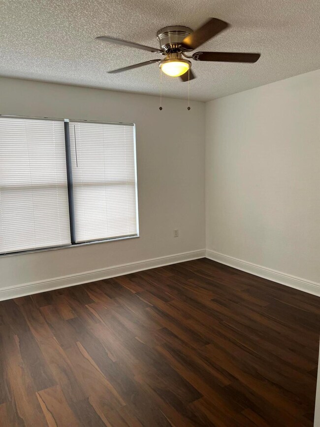 1522 Lake Crystal Dr unit E, West Palm Beach, FL 33411 - photo 6