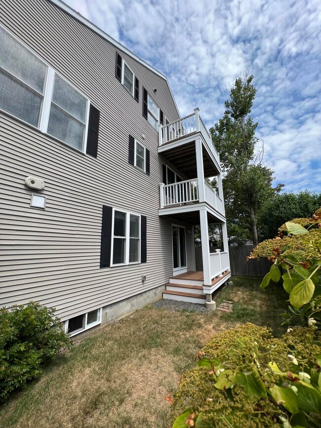 102 S Tibbetts Ave, Wells, ME 04090 - photo 5