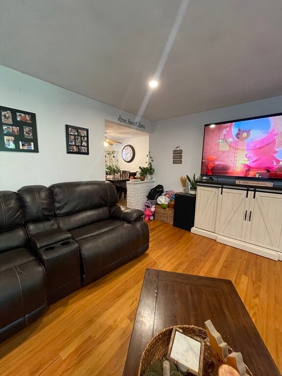 19 Oneida Ave, Worcester, MA 01606 - photo 4