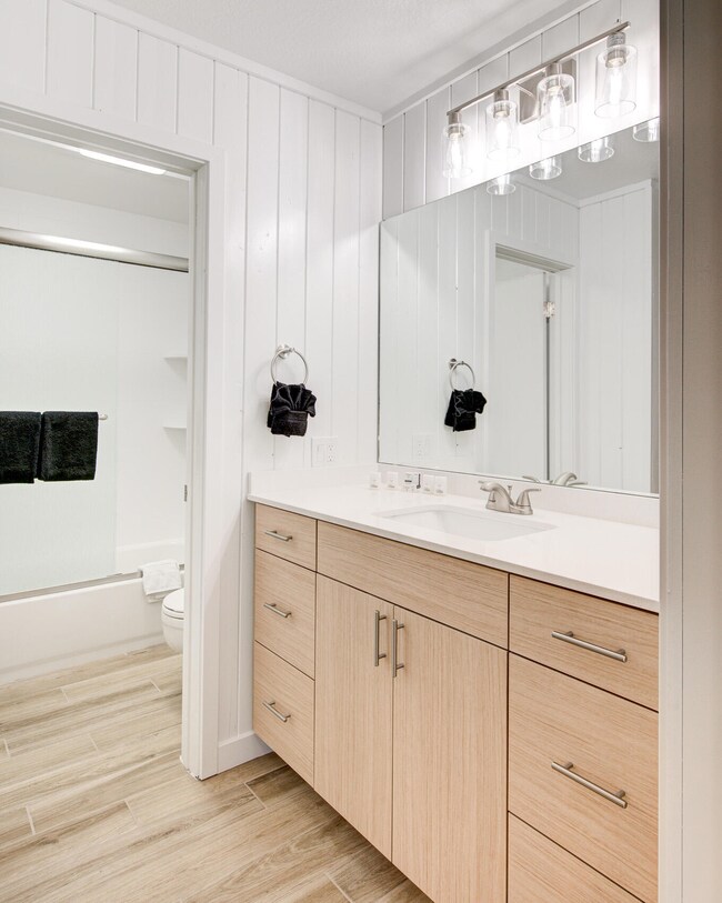 (6) Bathroom sink