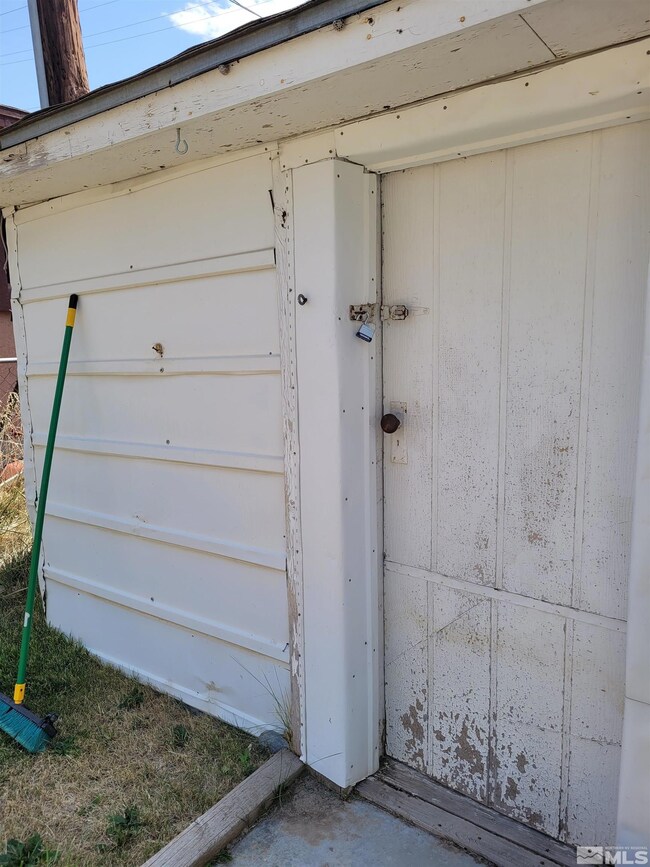 1710 Mizpah St, Winnemucca, NV 89445 - photo 5