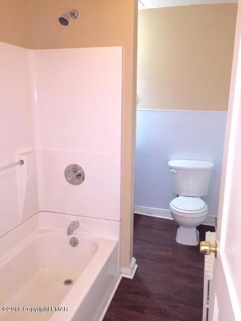 450 Shook Ave unit 1st floor, Stroudsburg, PA 18360 - photo 6