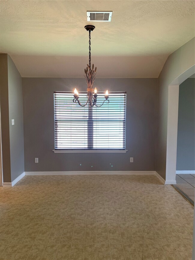 9018 Mercury Cove Ct, Houston, TX 77075 - photo 5