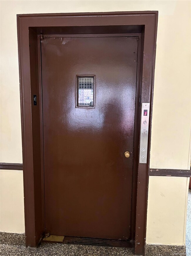 2090 Barnes Ave unit 4D, Bronx, NY 10462 - photo 5