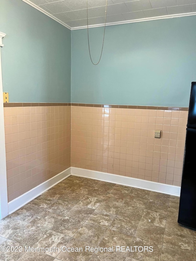 446 Erico Ave, Elizabeth, NJ 07202 - photo 2