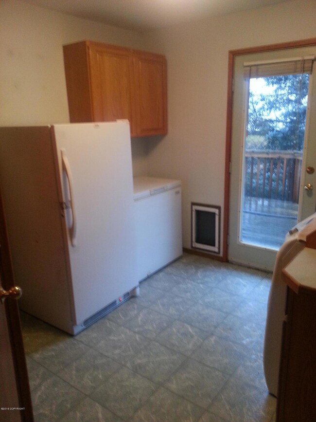 Spacious laundry room!