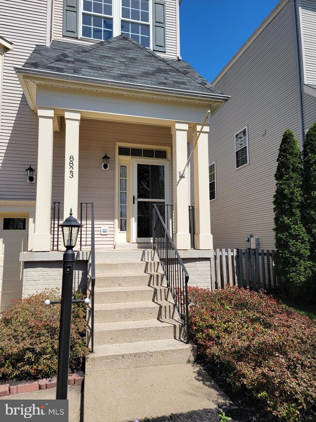 8823 Flatbush Ct, Manassas, VA 20109 - photo 2