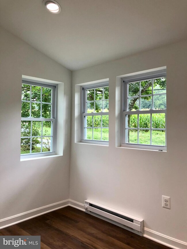 5331 Burkittsville Rd, Jefferson, MD 21755 - photo 6