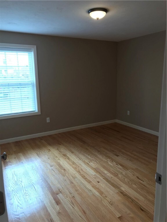 118 Broad St unit 2R, Cumberland, RI 02864 - photo 4