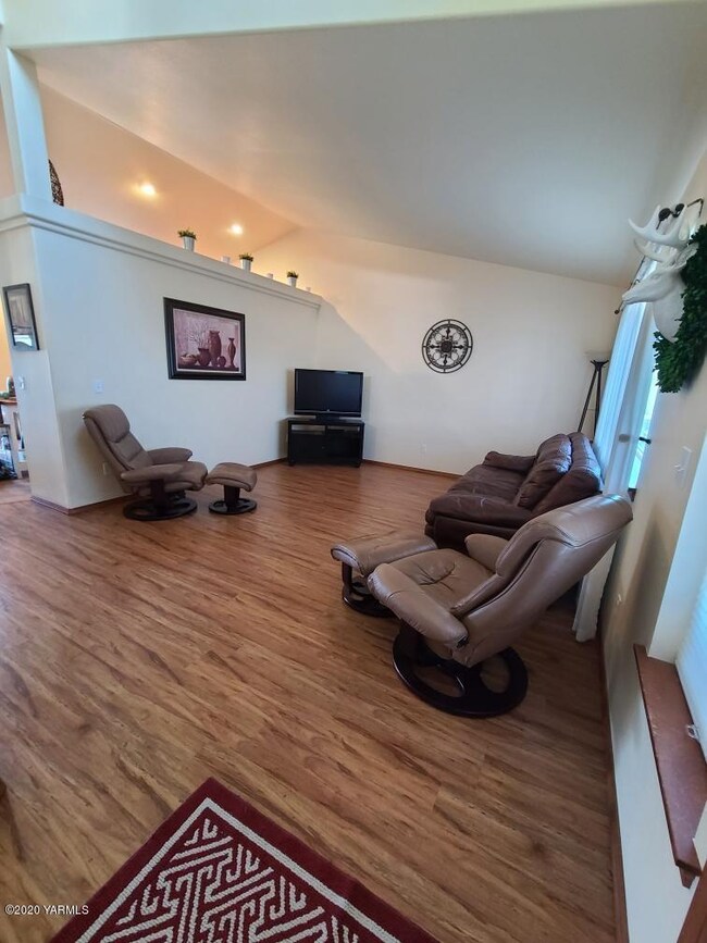 Living room 2