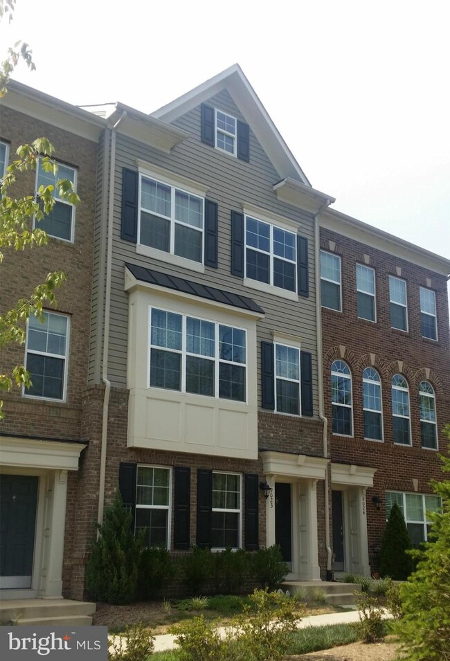 9023 Phita Ln, Manassas Park, VA 20111 - photo 2