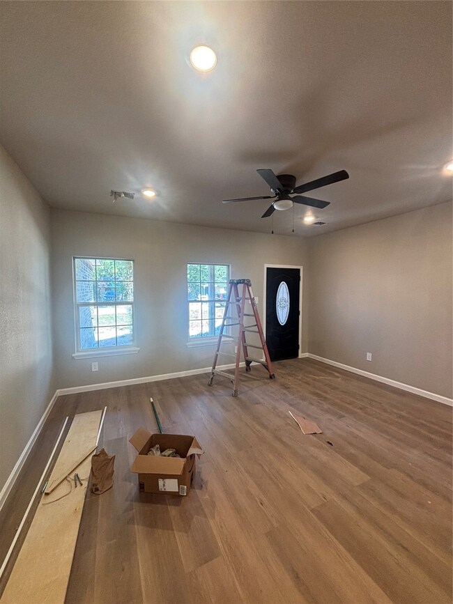 815 Magnolia Ave, Crosby, TX 77532 - photo 6