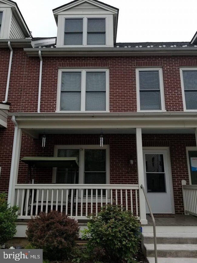 429 Locust St, Lancaster, PA 17602 - photo 4