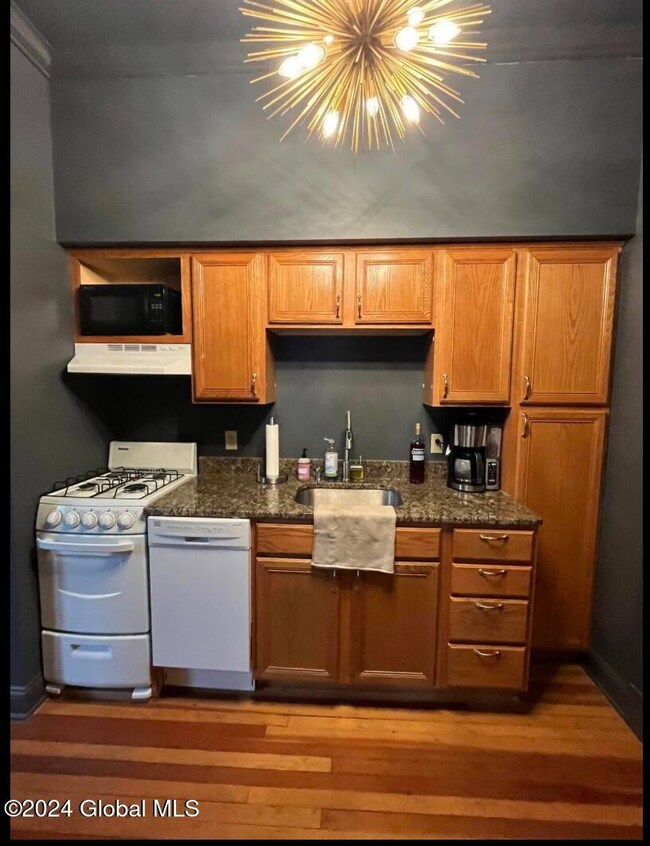 64 Ludlow St unit 105, Saratoga Springs, NY 12866 - photo 6