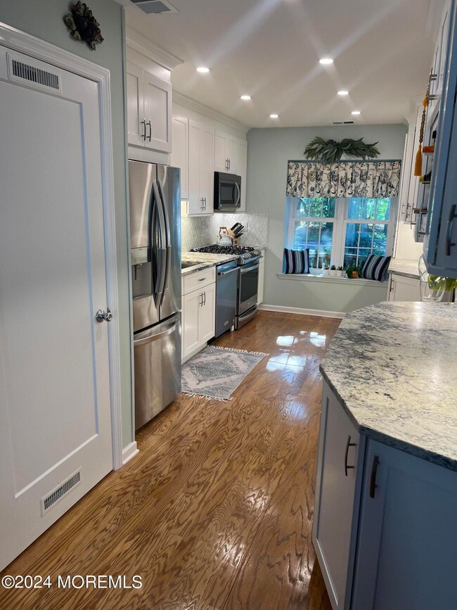 79 Horseshoe Ct, Oceanport, NJ 07757 - photo 5