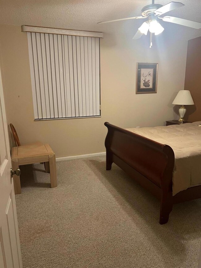 3826 Whitehall Dr unit 2050, West Palm Beach, FL 33401 - photo 7