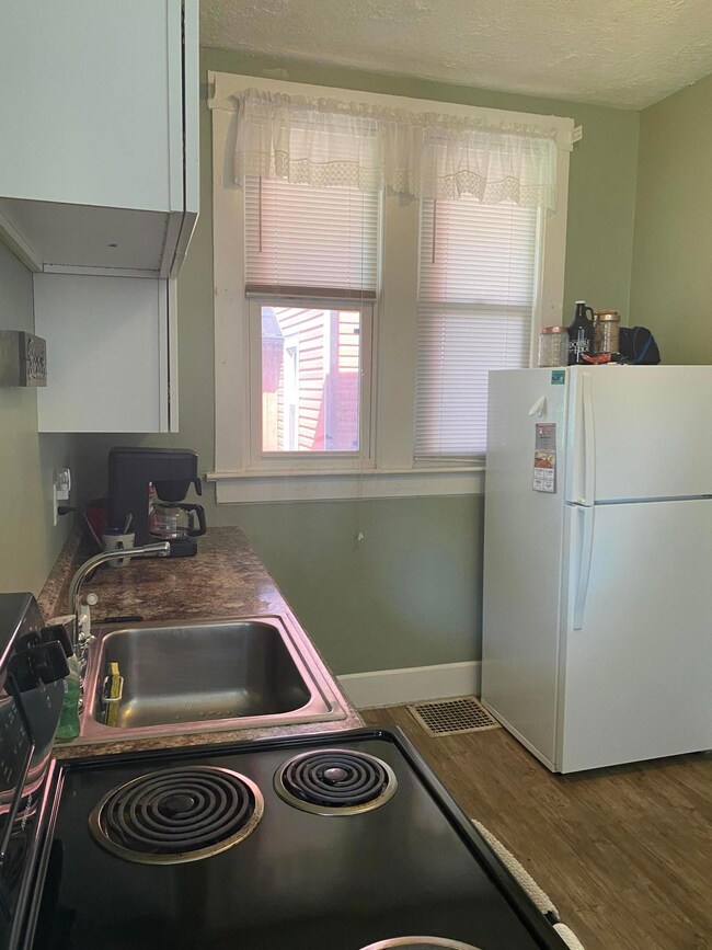 Kitchen Unit 1
