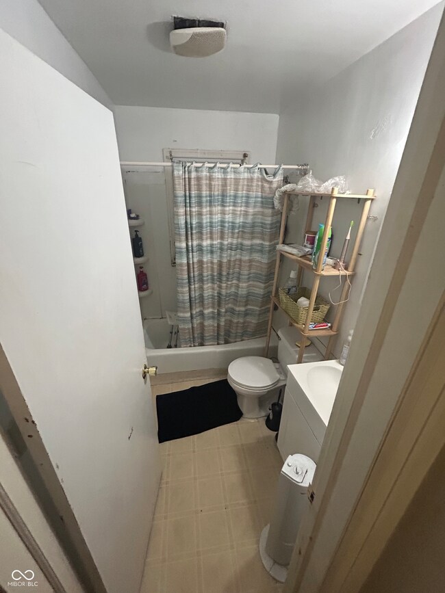 2740 E 37th St, Indianapolis, IN 46218 - photo 5