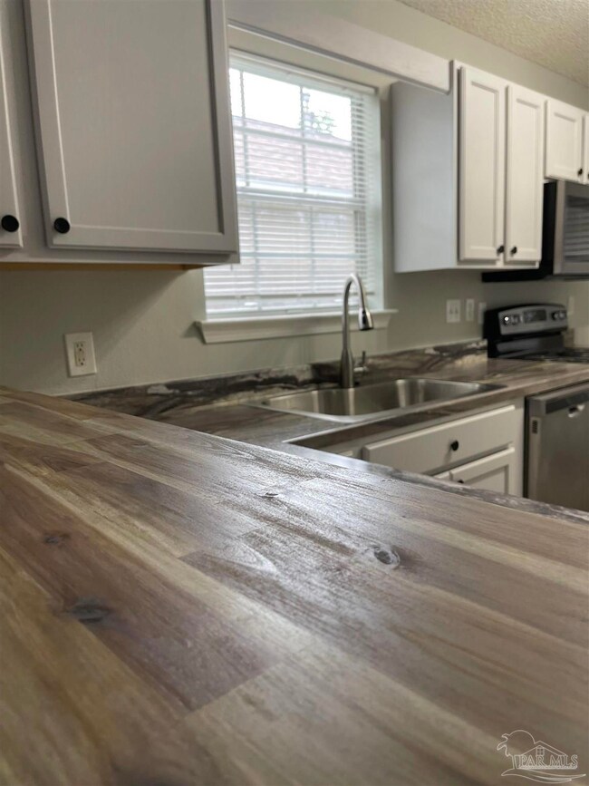 2475 Trailwood Dr, Cantonment, FL 32533 - photo 4