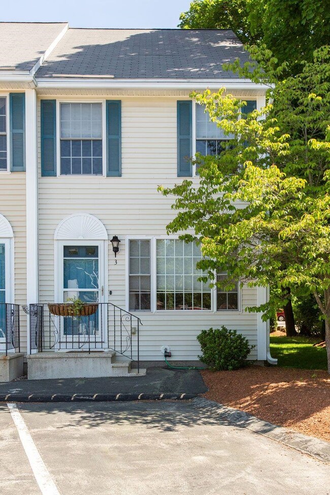322 Nashua St unit 3, Milford, NH 03055 - photo 2
