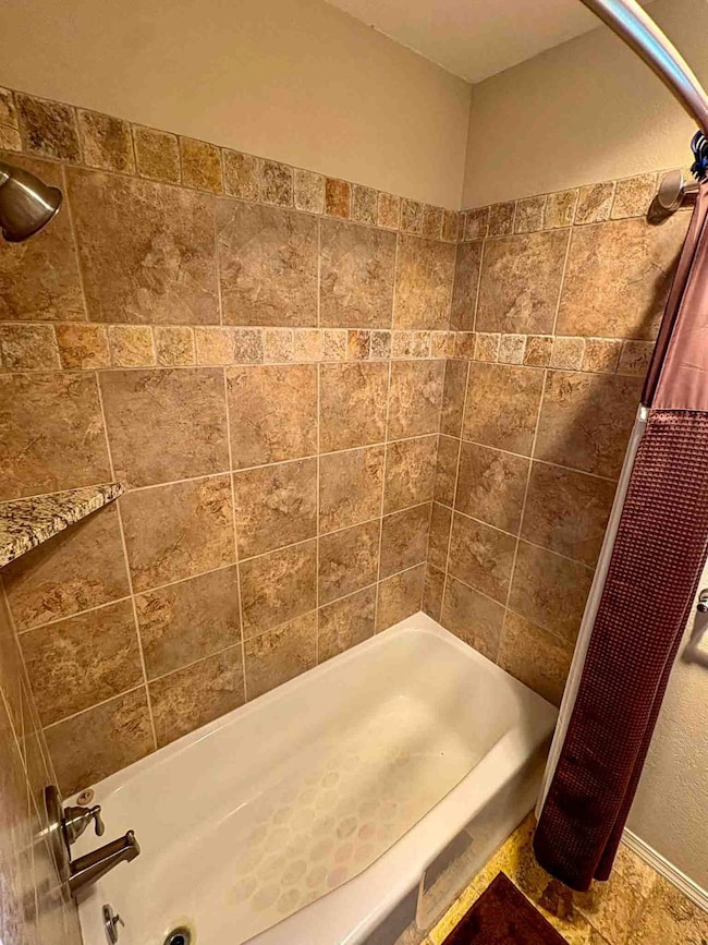 3521 Lisa Ln, Enid, OK 73703 - photo 7