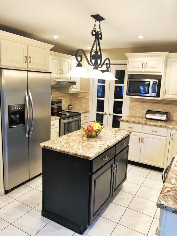 22 Scott Hollow Dr, Holyoke, MA 01040 - photo 4