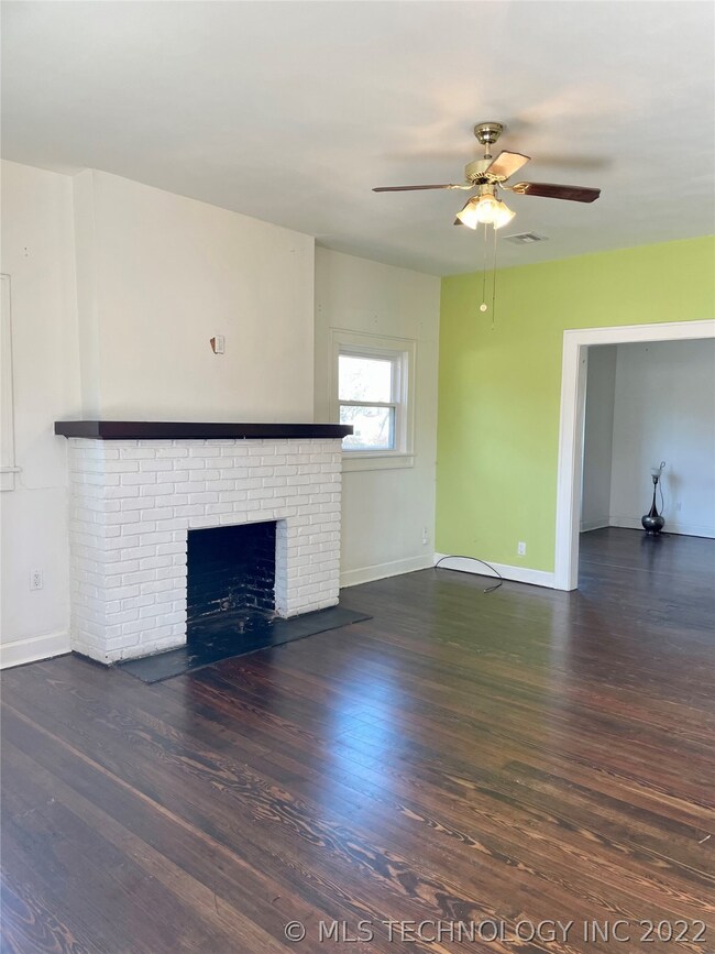 402 E 6th St, Claremore, OK 74017 - photo 3