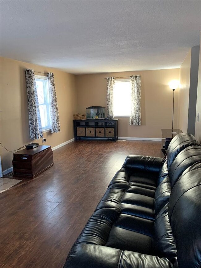 9 Nathan Ct, Nashua, NH 03064 - photo 4