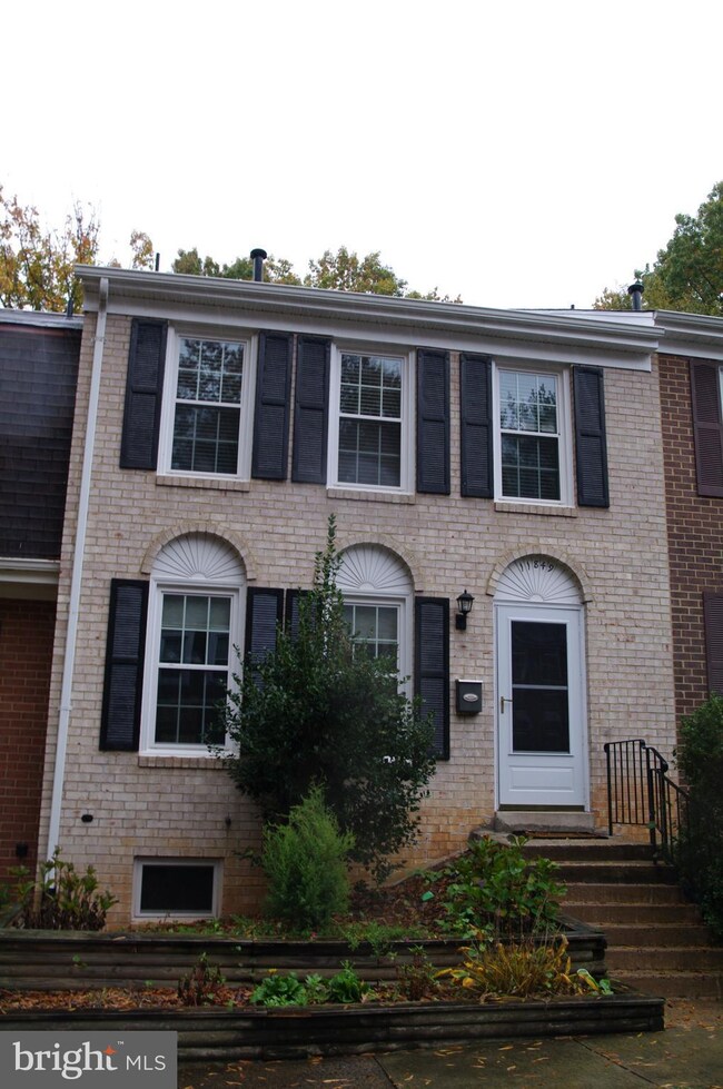 11849 Dunlop Ct, Reston, VA 20191 - photo 2