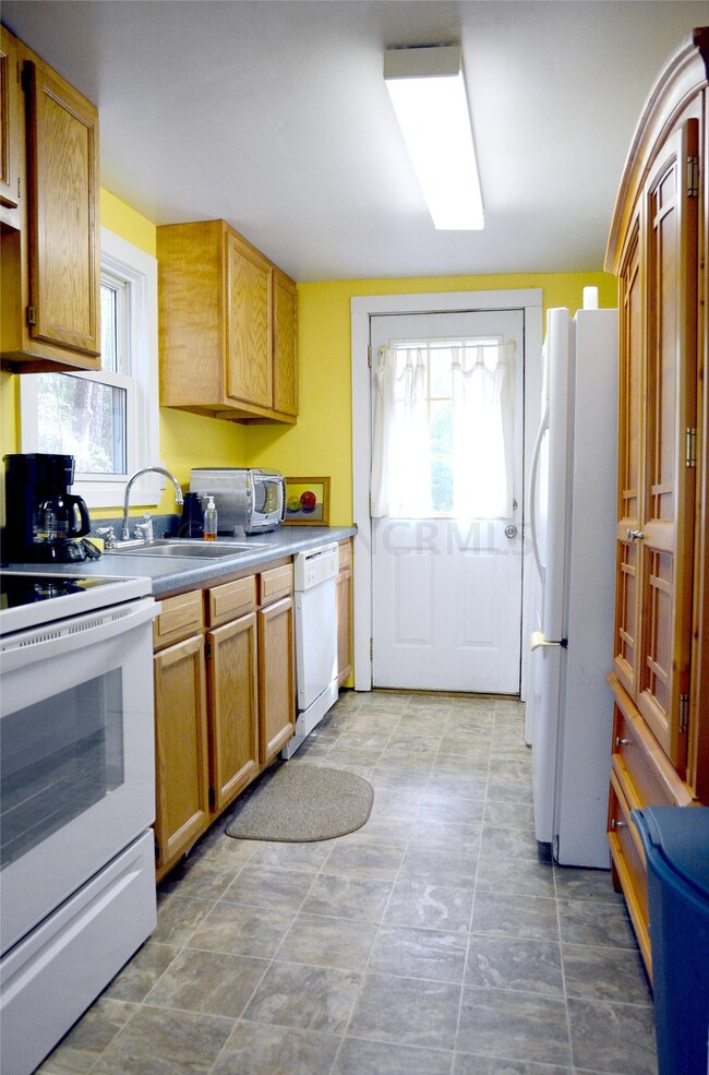 713 W 11th Street, Southport, NC 10-27-1