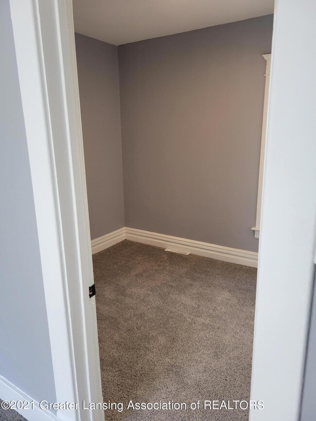 310 W Barnes Ave, Lansing, MI 48910 - photo 7