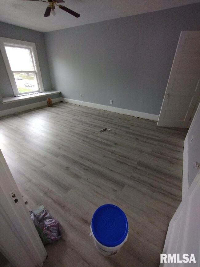 1421 Grand Ave, Davenport, IA 52803 - photo 6