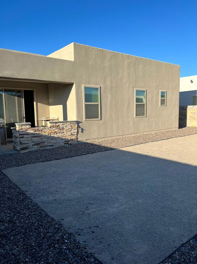 13596 Lawkland St, Horizon City, TX 79928 - photo 3