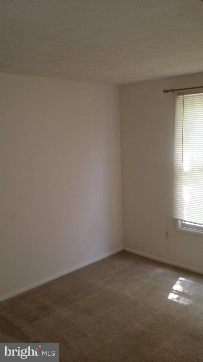 12520 Laurel Grove Place, Germantown, MD 20874 - photo 7