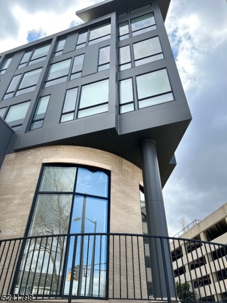 42 Spring St unit 208, Morristown, NJ 07960 - photo 3