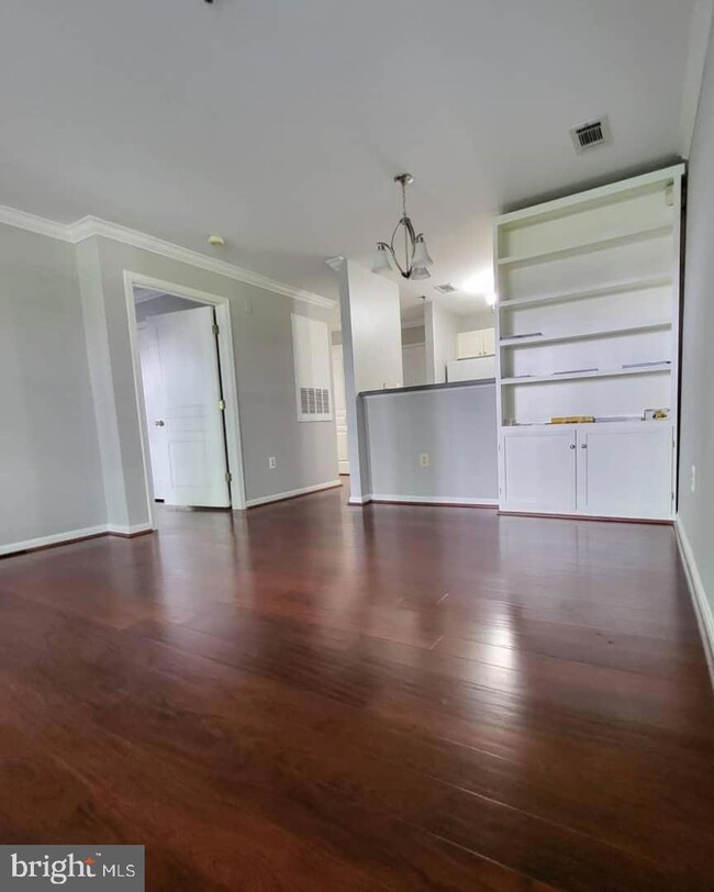 5573 Seminary Rd unit 103, Baileys Crossroads, VA 22041 - photo 4