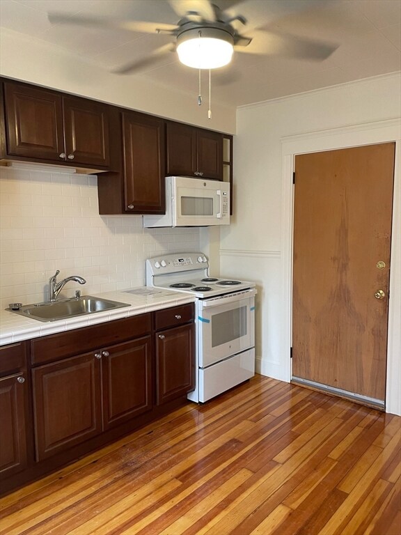 52 Leach St unit 1 R, Salem, MA 01970 - photo 5