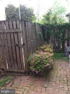 21 Snows Ct NW, Washington, DC 20037 - photo 5