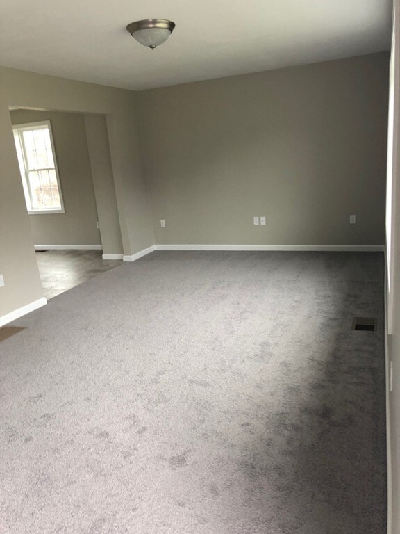 10 Farnum St, Blackstone, MA 01504 - photo 2