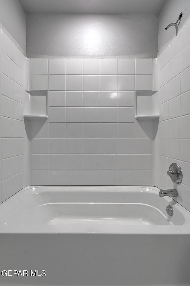 11479 Sunset View Dr, Socorro, TX 79927 - photo 7