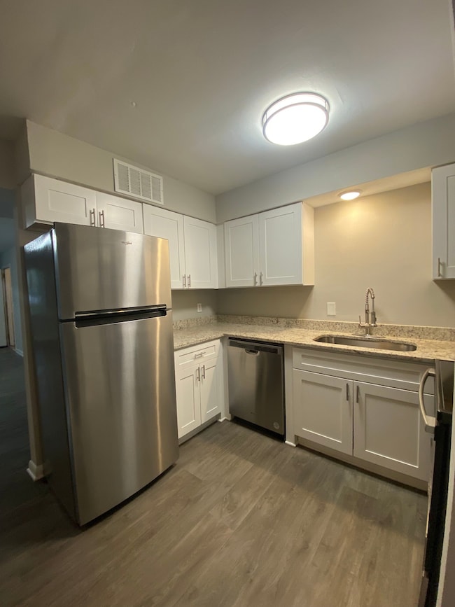 126 Walton Ferry Rd unit F2, Hendersonville, TN 37075 - photo 3