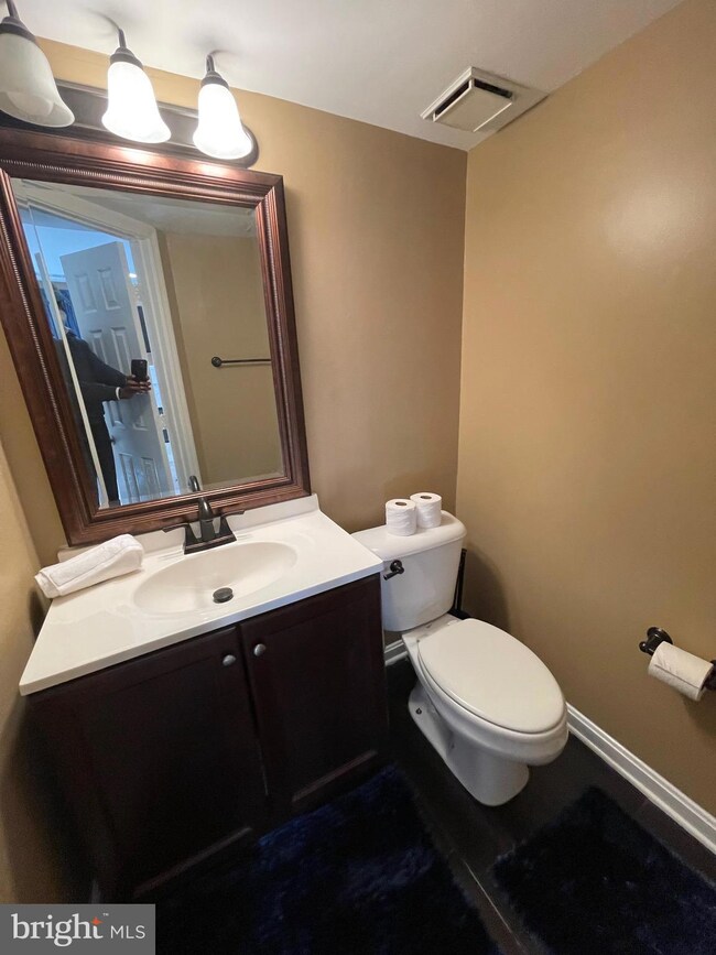 1066 Karen Blvd, Capitol Heights, MD 20743 - photo 6