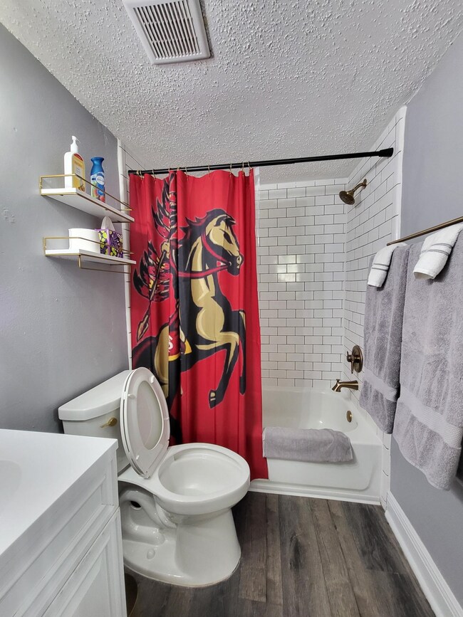 Seminole Legends Condominiums unit 366, Tallahassee, FL 32304 - photo 2