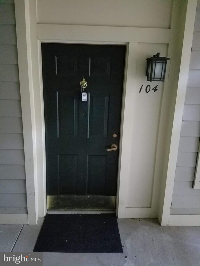 131 Timberbrook Ln unit 104, Gaithersburg, MD 20878 - photo 2