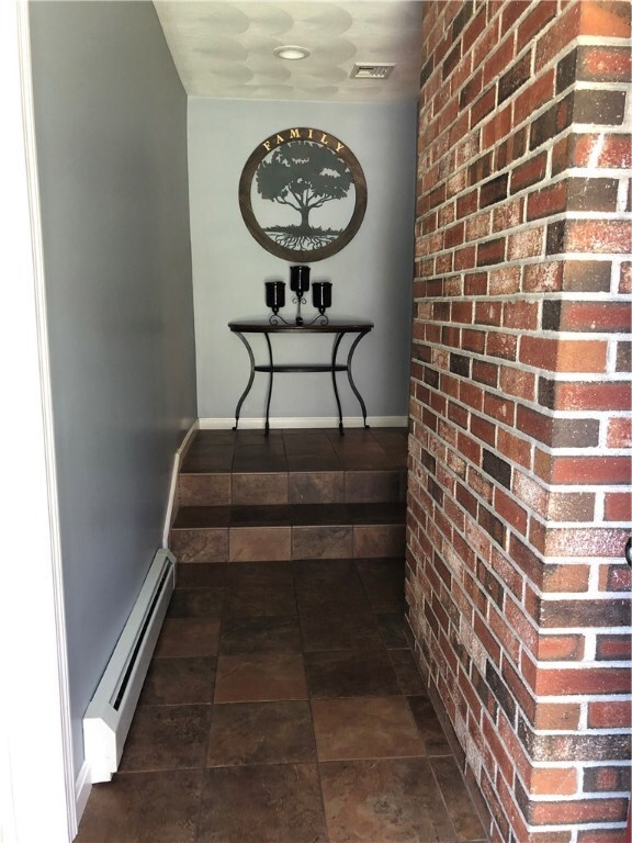 37 Douglas Cir, Greenville, RI 02828 - photo 4