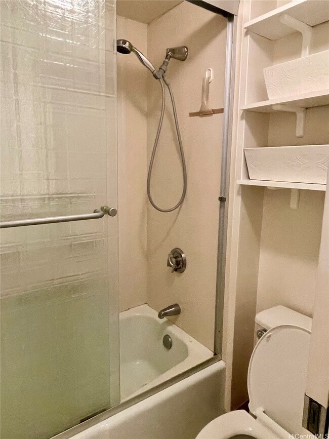 The Four Paddles unit 509, Honolulu, HI 96815 - photo 6