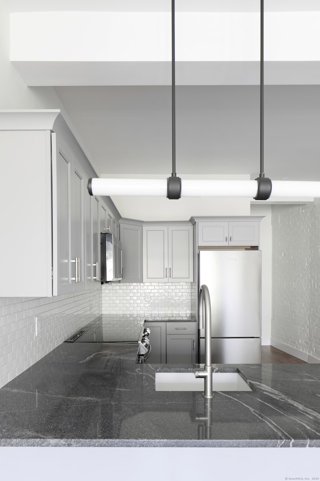 Riverbank Luxury Apartments, New London, CT 06320 - photo 2