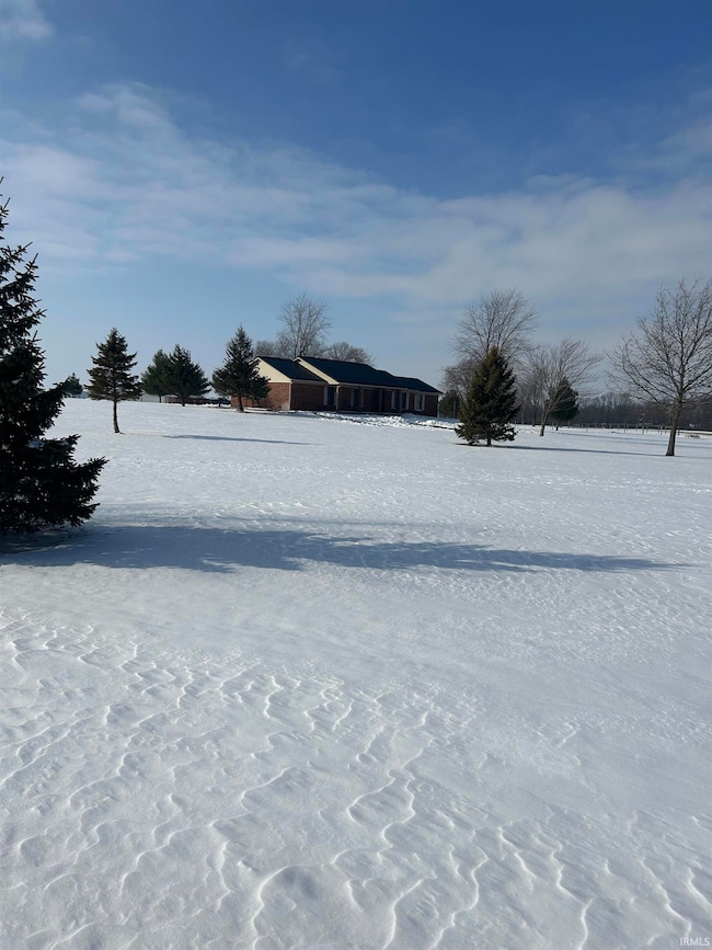 1051 W Division Rd, Huntington, IN 46750 - photo 4